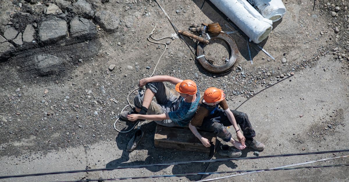 Que vérifie l'inspection du travail sur un chantier ?